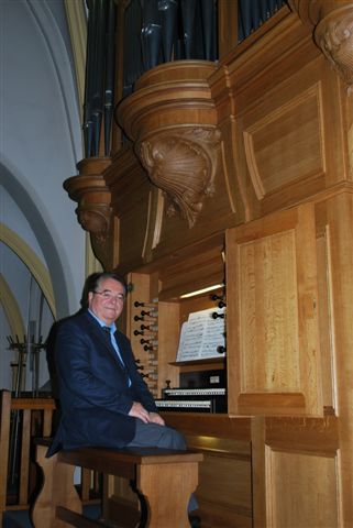Organist: Karl Maureen